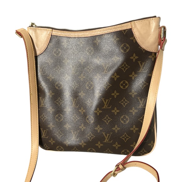 Louis Vuitton Handbags - Louis Vuitton Brown Monogram Crossbody Bag